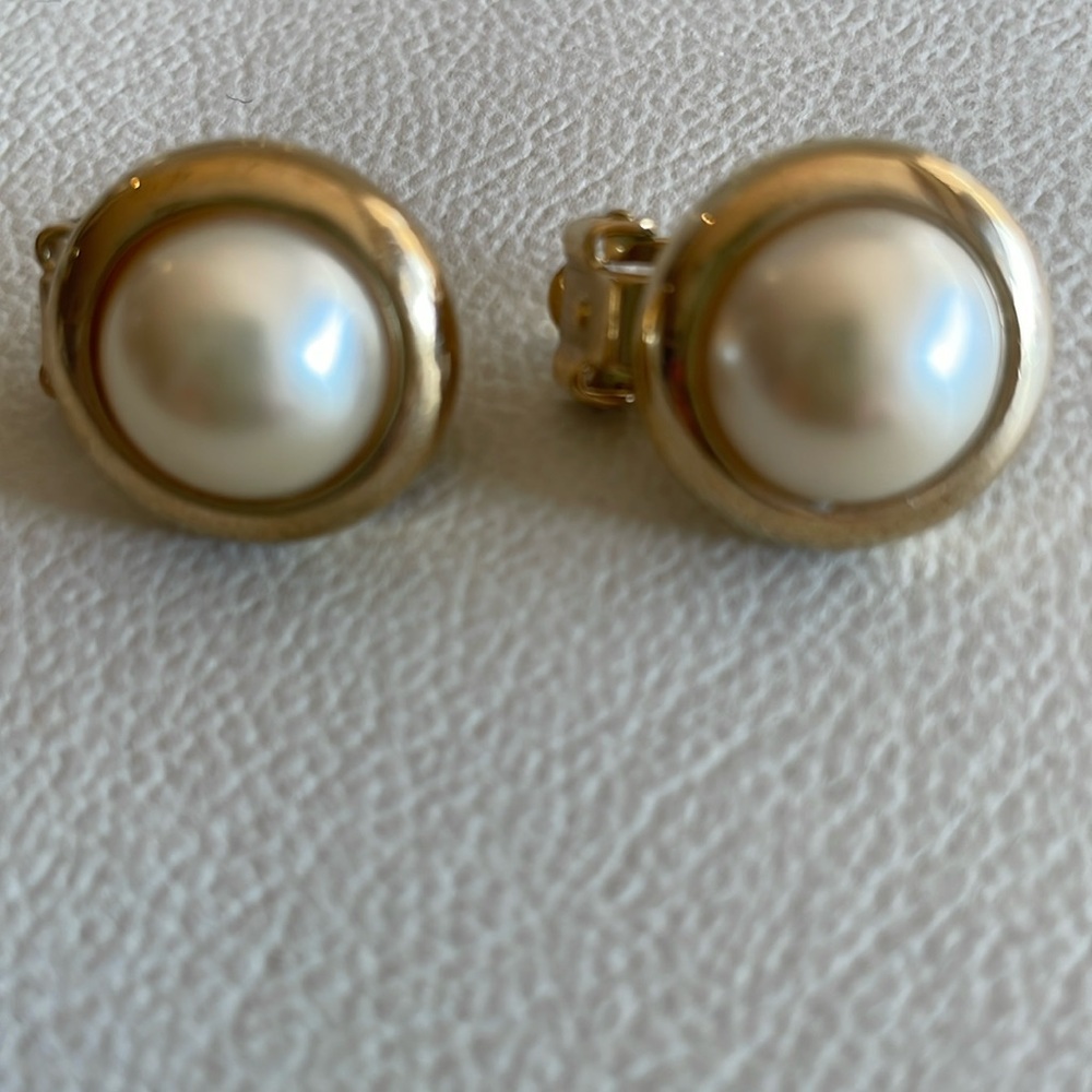 Clip On Faux Pearl Earrings Gold tone, Round, Classic, Petite, Chic